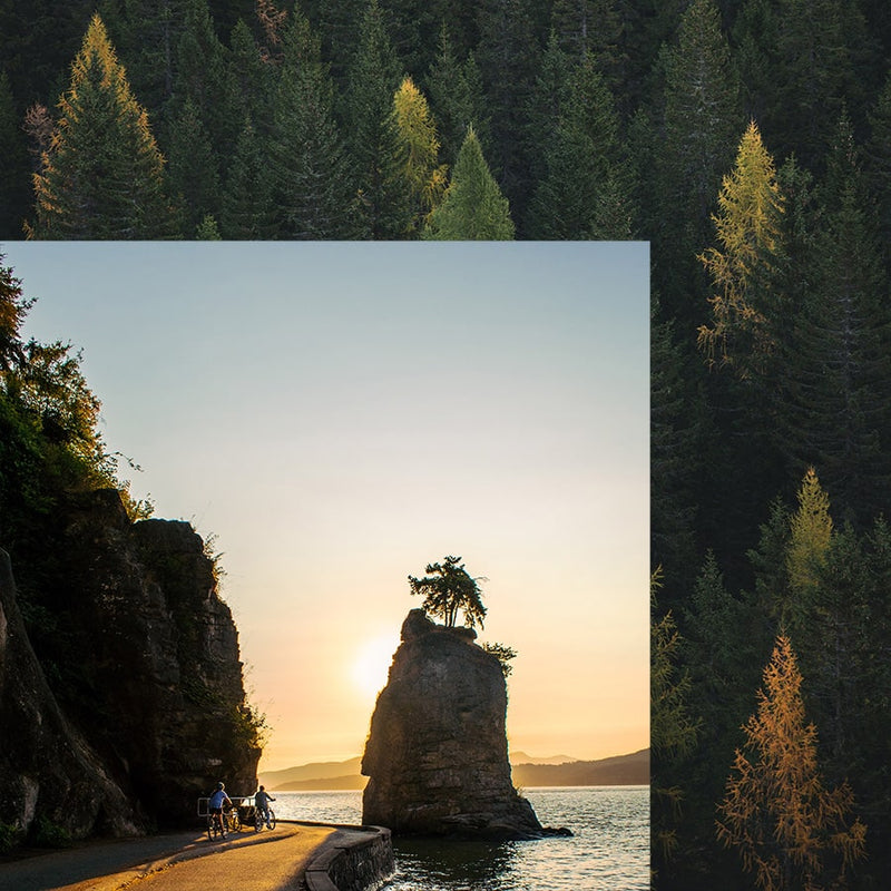Siwash Rock sur la côte du parc Stanley à Vancouver Canada.