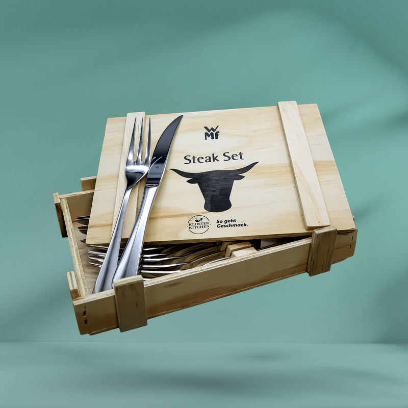 Steak Set von WMF. Die Holzbox ist mit dem Kloster Kitchen Logo gebrandet.